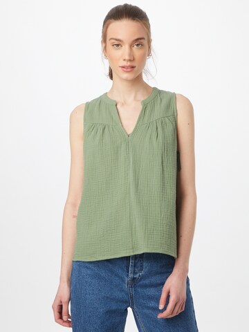 GAP Top in Green: front