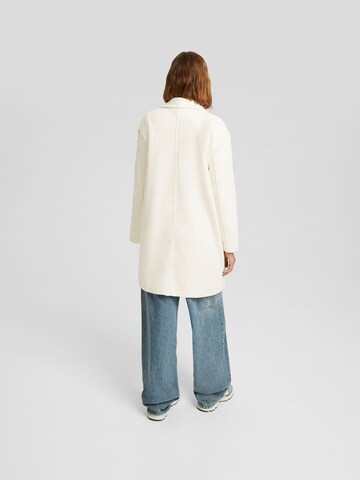 Bershka Płaszcz przejściowy w kolorze biały