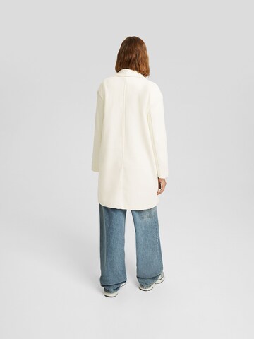 Manteau mi-saison Bershka en blanc