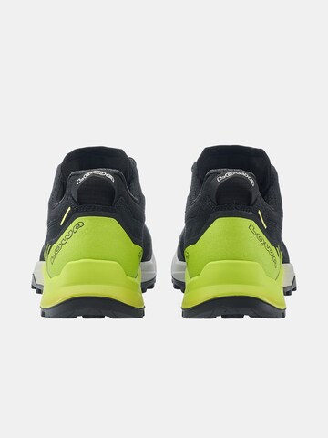 LOWA Flats in Black