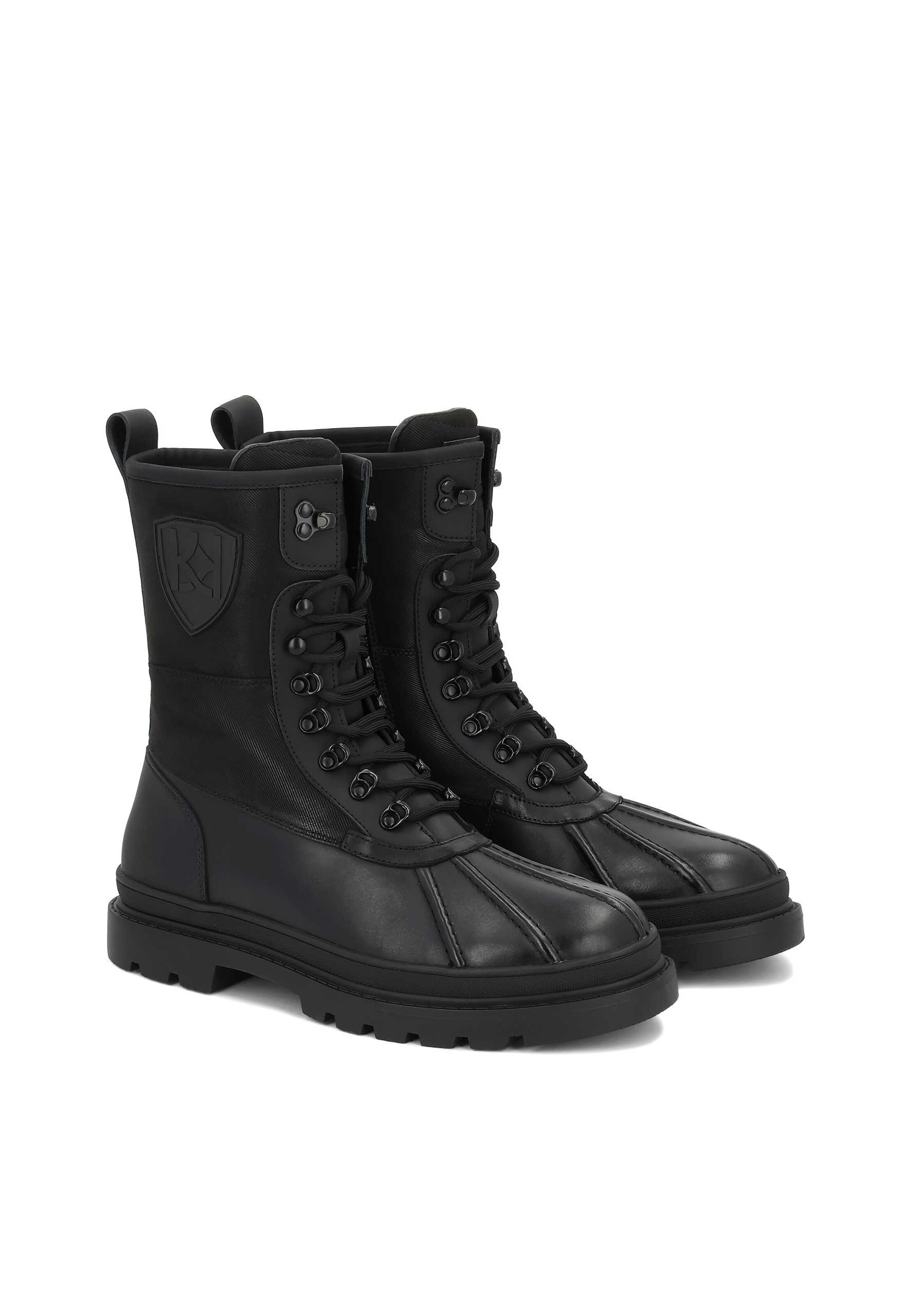 Boots stringati di Kazar in nero