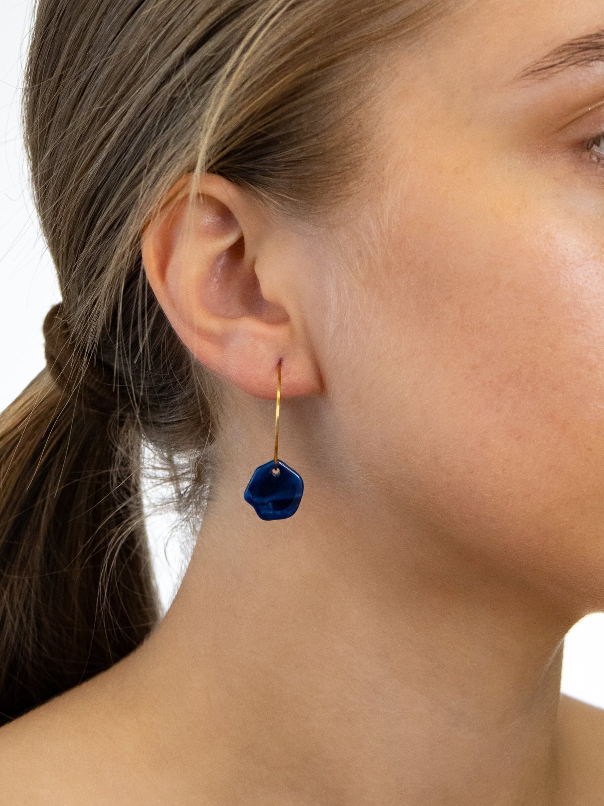 Fräulein Wunder - Brincos 'Acetat Creolen Alice' em azul: frente