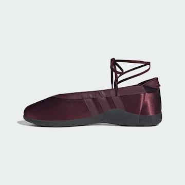 ADIDAS ORIGINALS - Sabrina com tiras 'Taekwando Mei' em vermelho