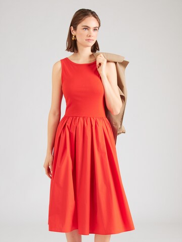 Rochie de la GANT pe roșu: față