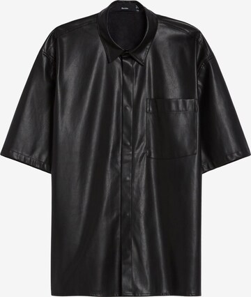 Bershka Button Up Shirt in Black: front