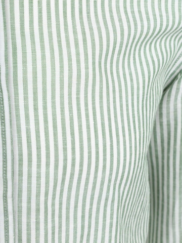 Steppin' out Regular fit Button Up Shirt in Green