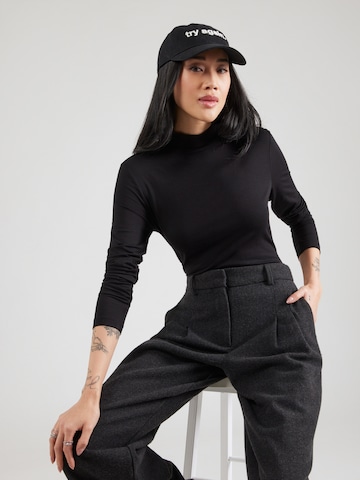 s.Oliver T-shirt i svart: framsida