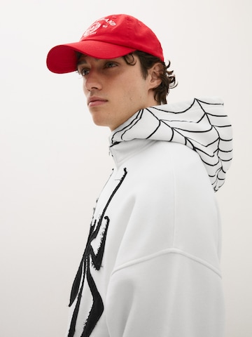 Bershka Суичъри с качулка 'SPIDERMAN' в бяло: отстрани