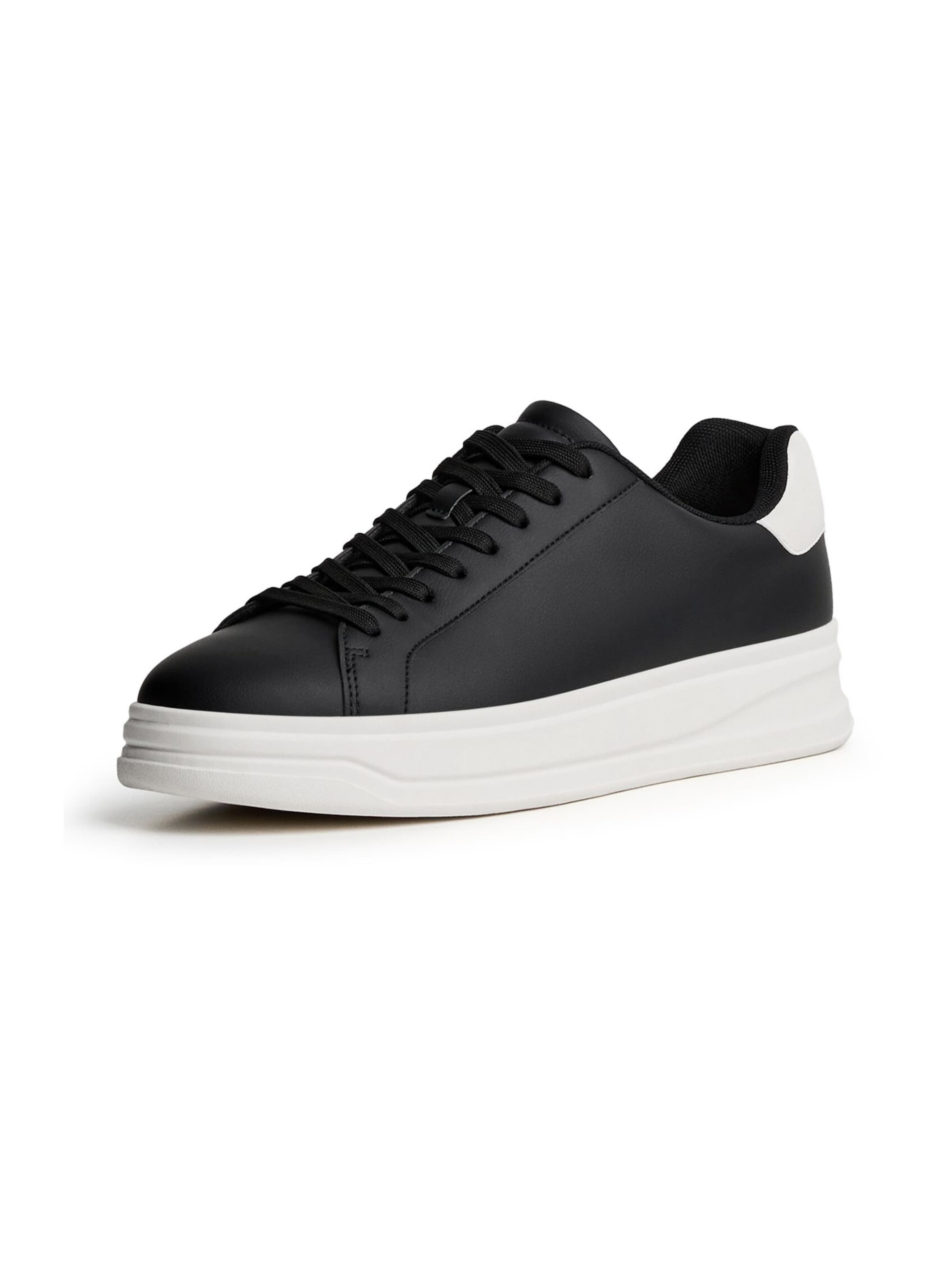 Bershka Sneakers in Black / White, Item view