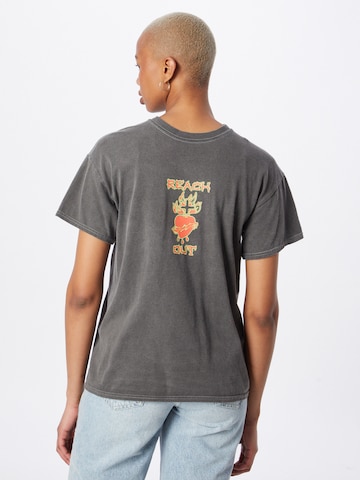 Nasty Gal Shirt 'Petite Heart and Flame' in Grey