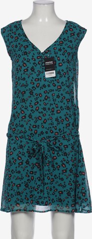 Yumi Dress in M in Green: front