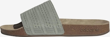 ADIDAS ORIGINALS Μιούλ 'Adilette' σε πράσινο: μπροστά
