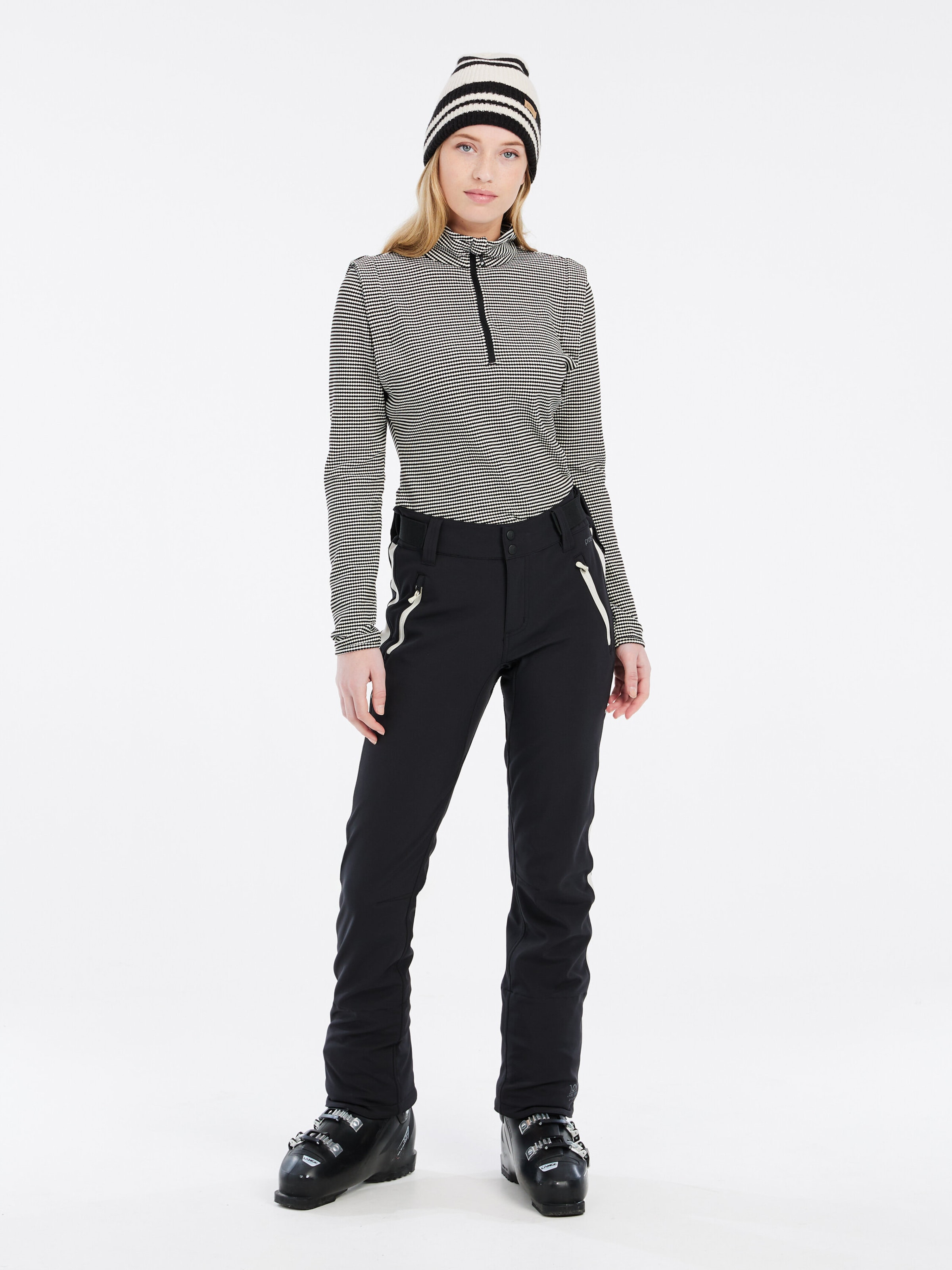 PROTEST Slimfit Sportbroek 'PRTCOCOS' in Wit: voorkant