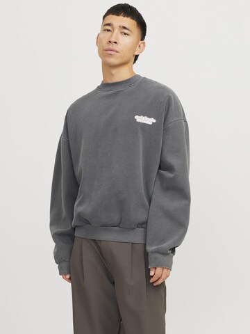 JACK & JONES Sweatshirt 'JORRidgewood' in Grey: front