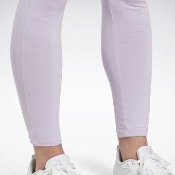 Reebok - Skinny Pantalón deportivo en lila