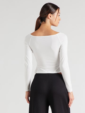 ABOUT YOU - Camisa 'Evelyn' em branco