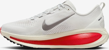 NIKE Buty do biegania 'Vomero 18' w kolorze biały: przód