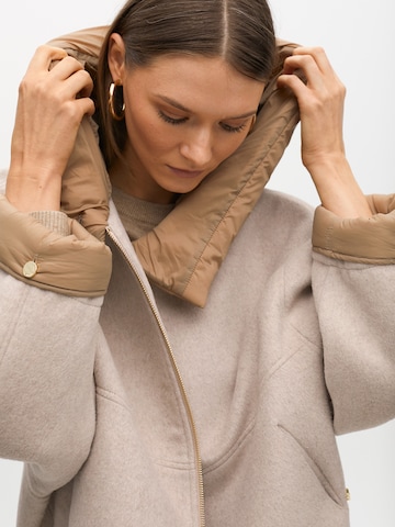 Lola Casademunt - Chaqueta de entretiempo en beige