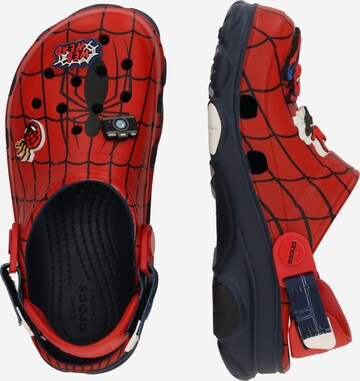 Chaussure basse 'Team SpiderMan' Crocs en rouge