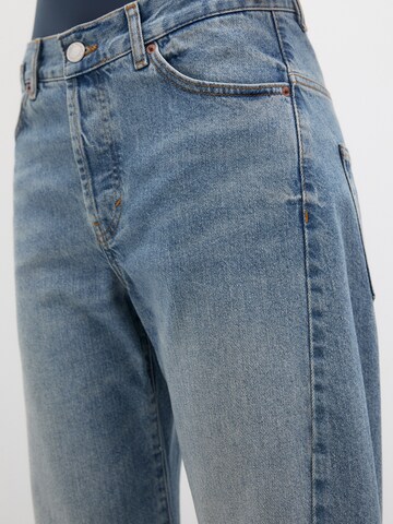 Pull&Bear Loose fit Jeans in Blue