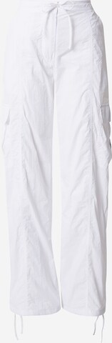 Calvin Klein Jeans Loose fit Cargo trousers in White: front