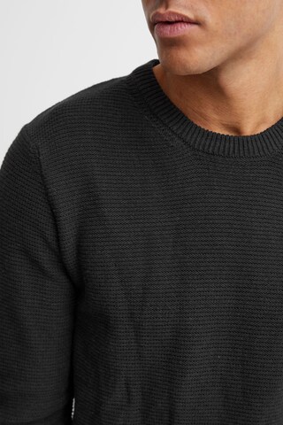 11 Project - Pullover 'Til' em preto