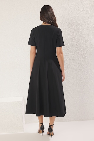 Trendyol - Vestido en negro