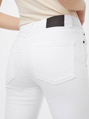FRENCH CONNECTION Skinny Jeans in White