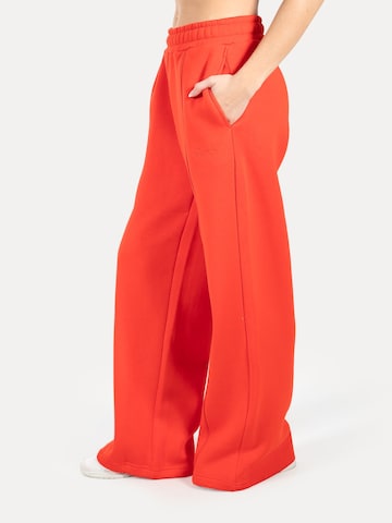 Loosefit Pantalon 'Siara' Smilodox en rouge