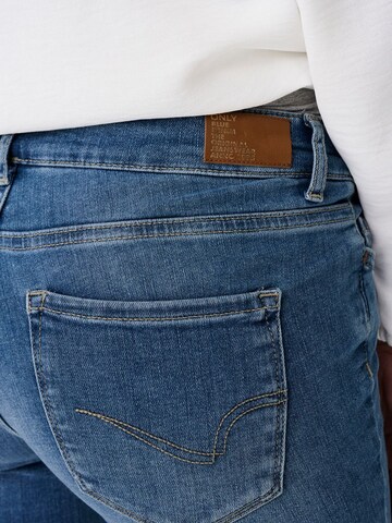 Only Maternity regular Jeans i blå