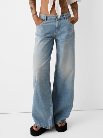 Bershka Wide leg Jeans in Blauw: voorkant