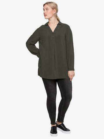 SHEEGO Tunic in Green