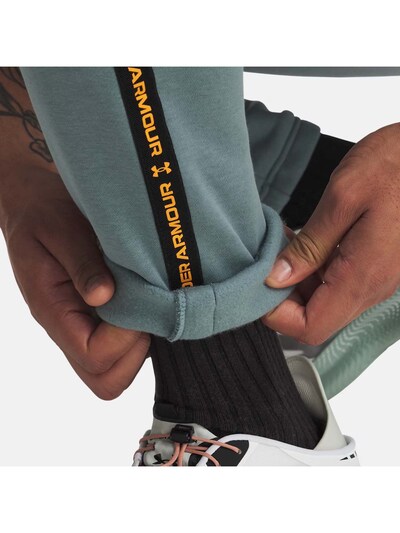 UNDER ARMOUR Pants in Blue, Item view