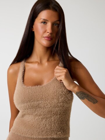 GUESS Top 'Hailey' in Braun