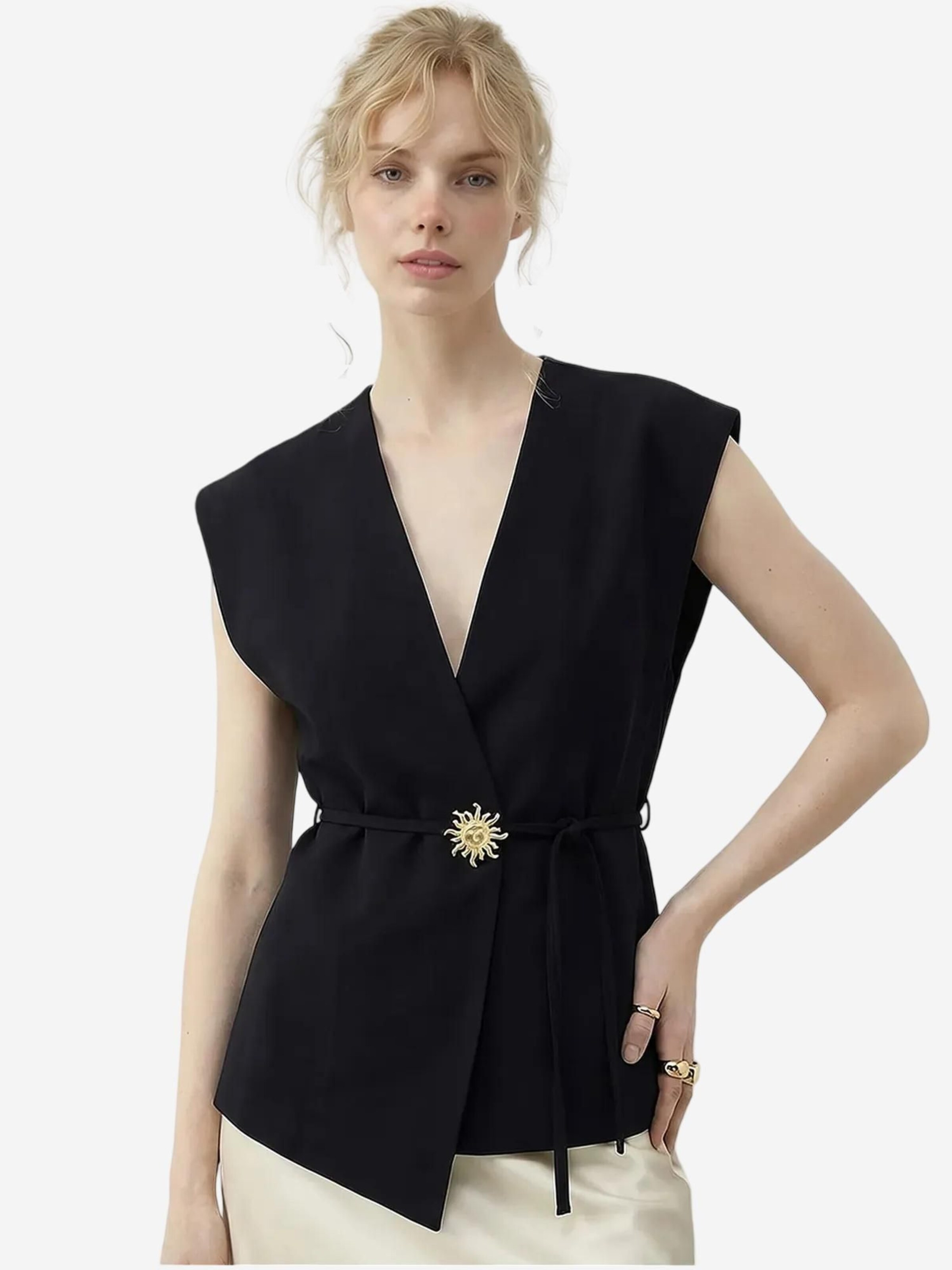 Bianco Lucci Vest in Black
