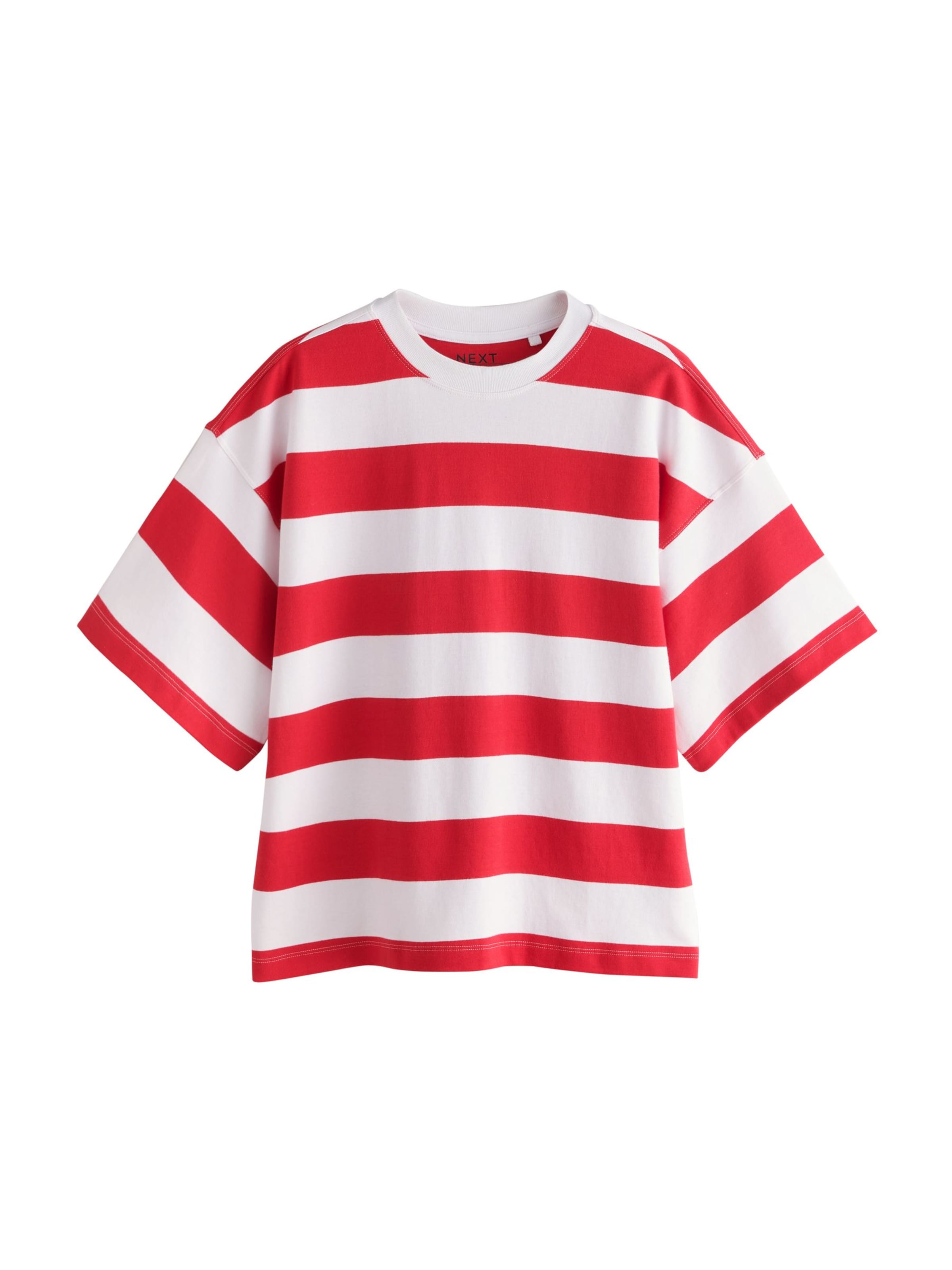 Tricou de la Next pe roșu: față