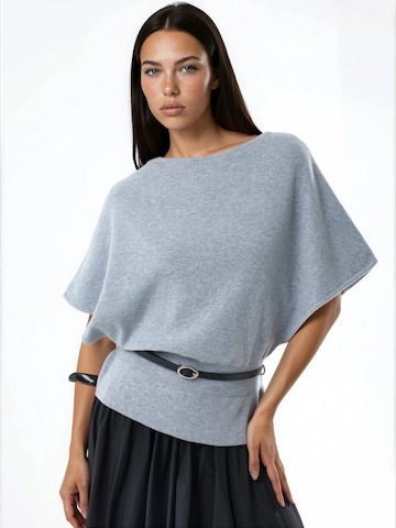 Qu Style - Pullover em cinzento: frente