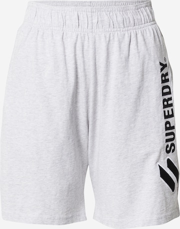 Superdry Shorts 'Code' in Grau: predná strana