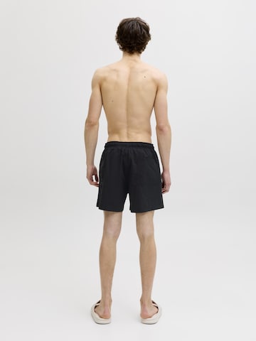 JACK & JONES Szorty kąpielowe 'JPSTMaui' w kolorze czarny