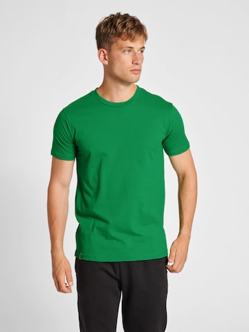 T-Shirt 'Red' Hummel en vert : devant