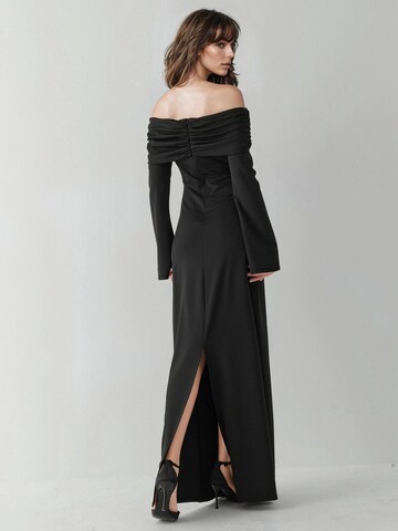 Abito di Hiccup in nero