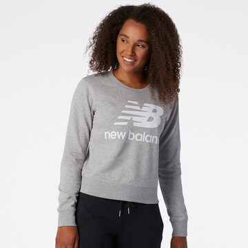 new balance Sweatshirt 'Essentials' in Grijs: voorkant