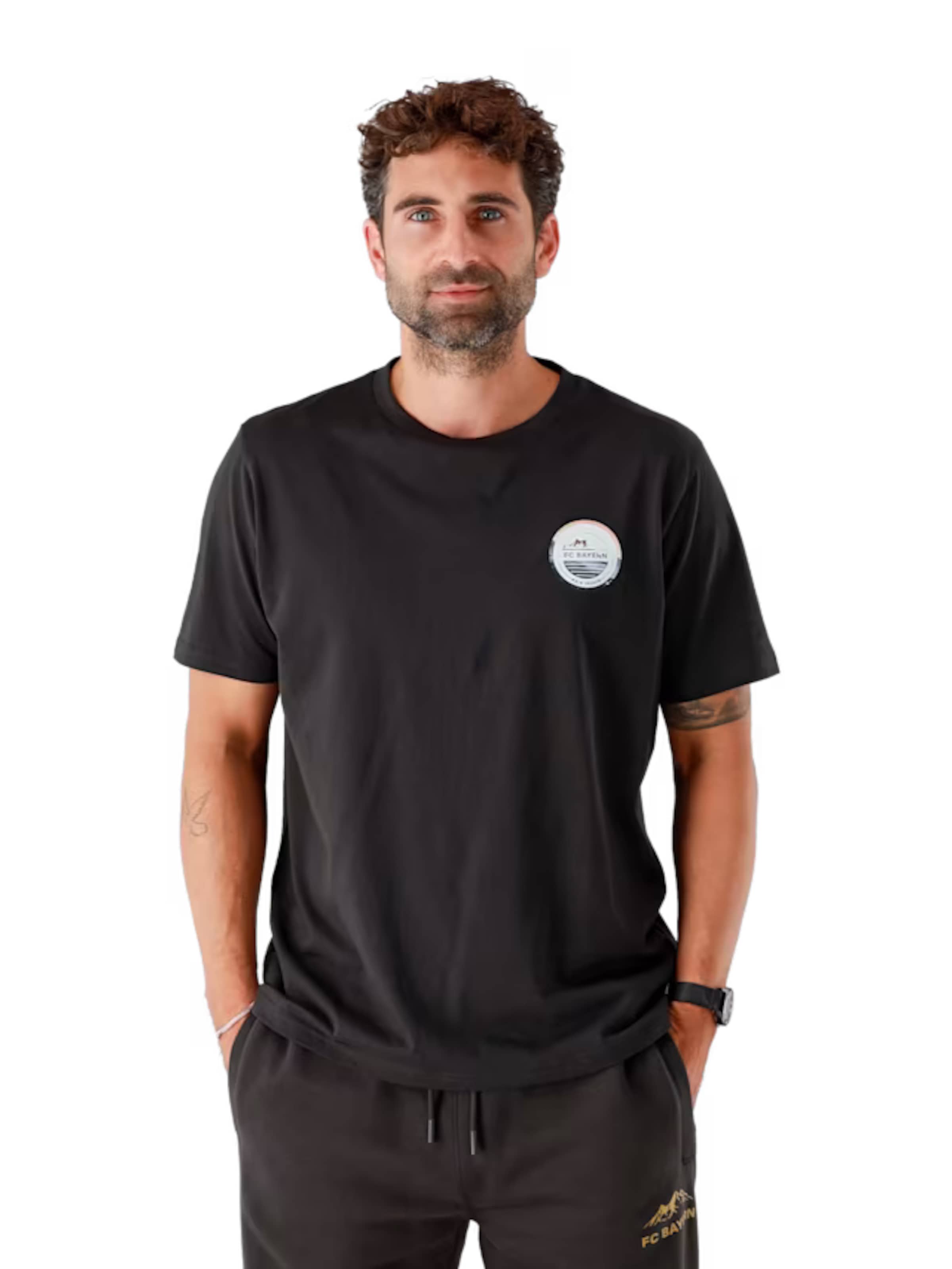 FC BAYERN MÜNCHEN Shirt in Black: front