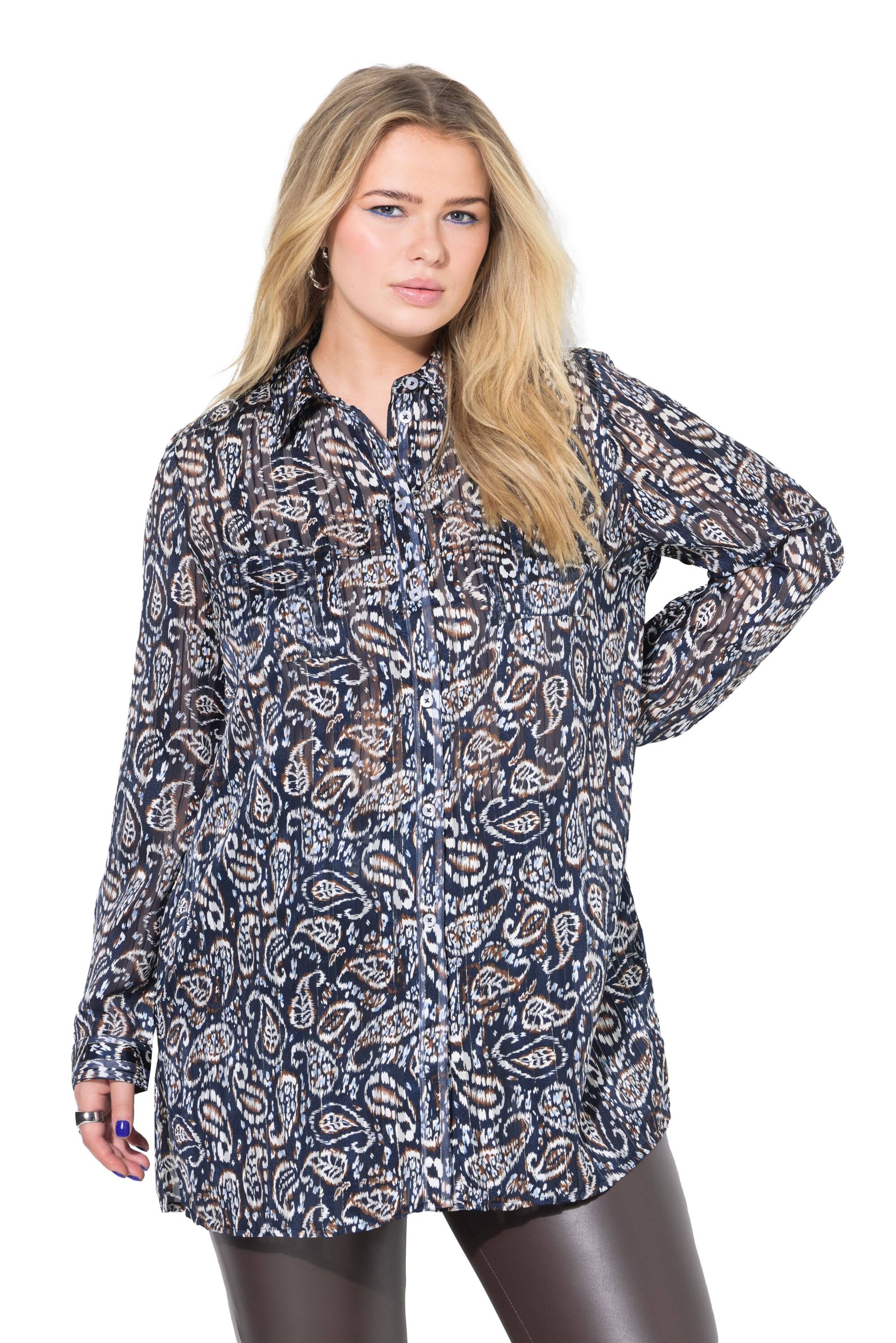 Studio Untold Blouse in Blue: front