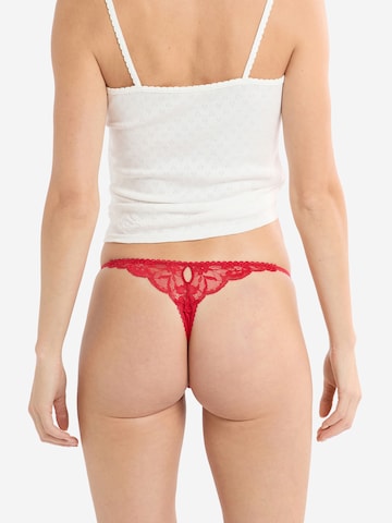 String 'Ballade' di ETAM in rosso