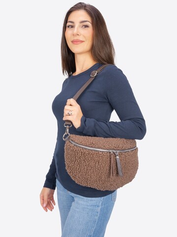 Seasons of April Gürteltasche 'Fluffy' in Braun