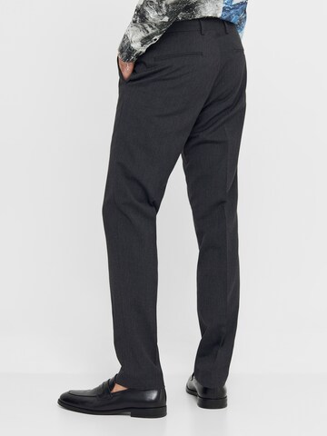 Coupe slim Pantalon à plis 'Ostfold' Viggo en gris