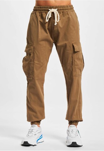 2Y Premium Tapered Cargo Pants in Green: front