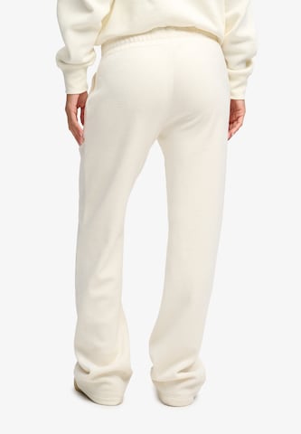 Superdry & Co - regular Pantalón en beige