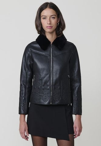 KOROSHI Tussenjas in Zwart: voorkant